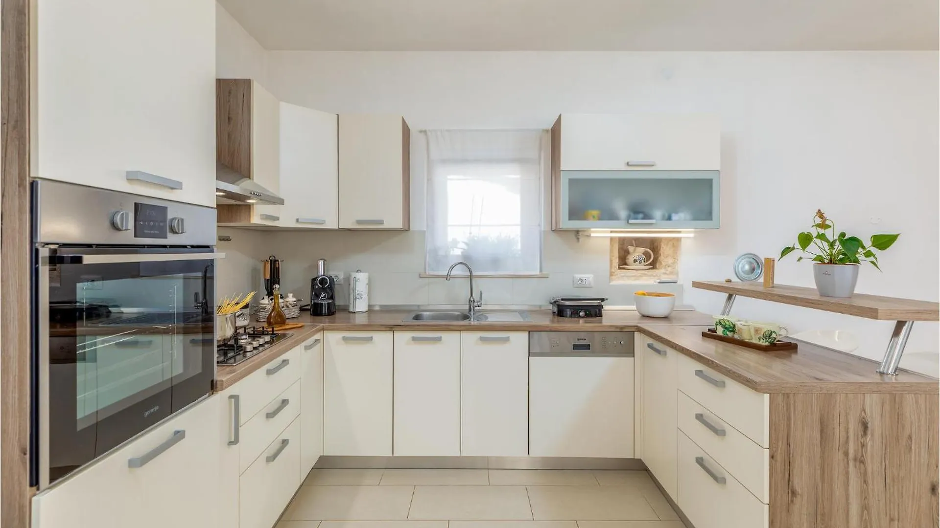 3 Bedroom Cozy Home In Svetvincenat