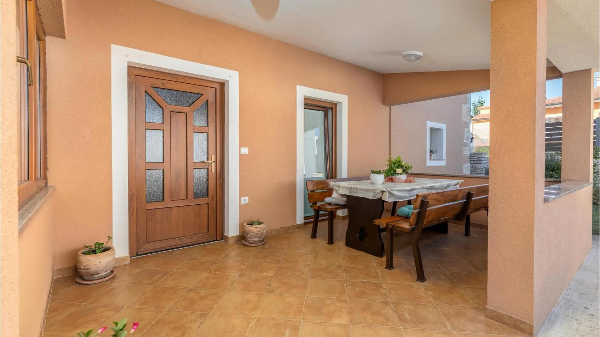 3 Bedroom Cozy Home In Svetvincenat 0*,