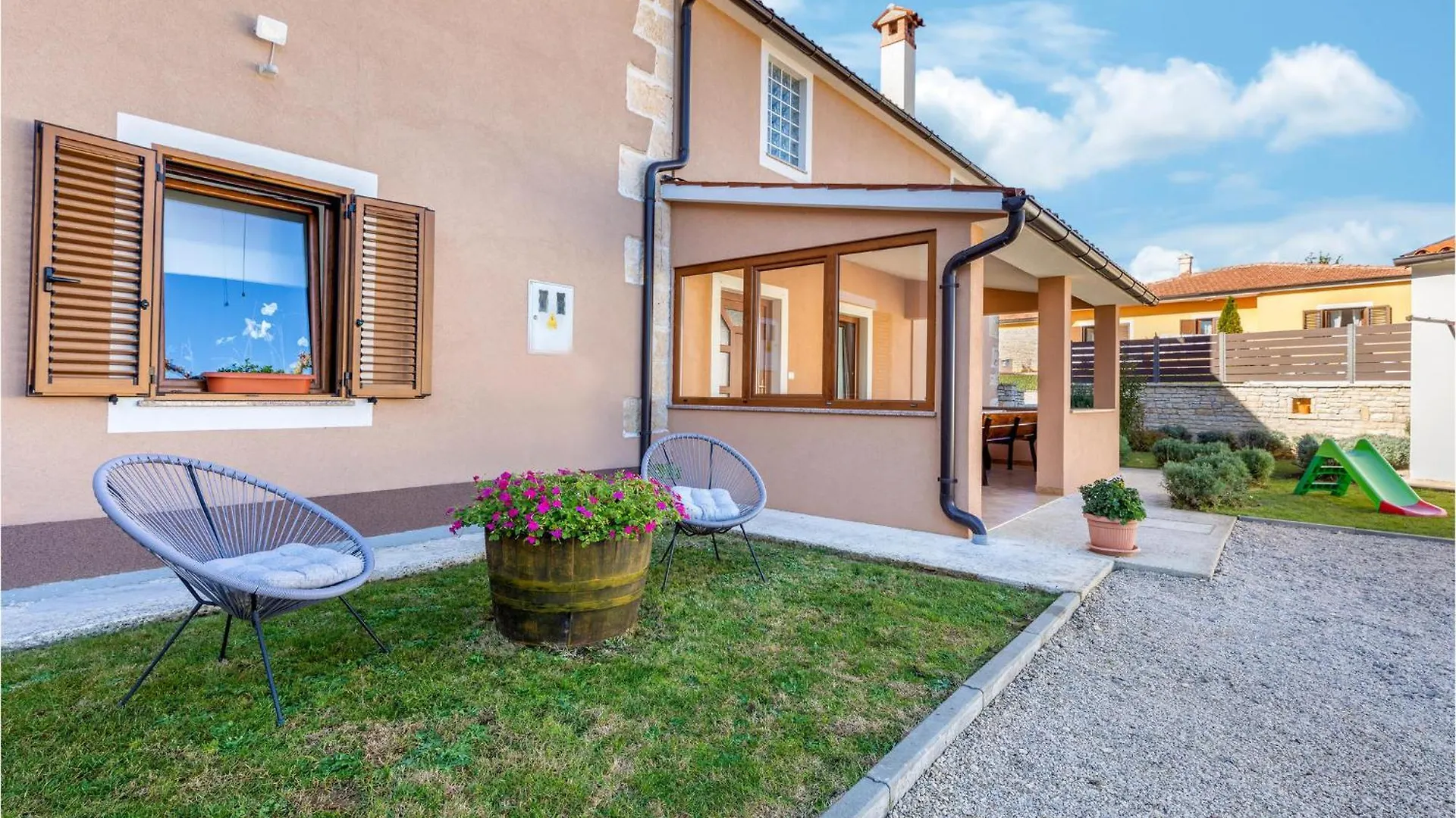 3 Bedroom Cozy Home In Svetvincenat Holiday home