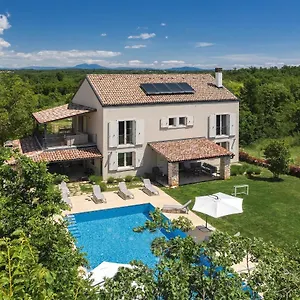 Villa & My Koltrina, Svetvinčenat